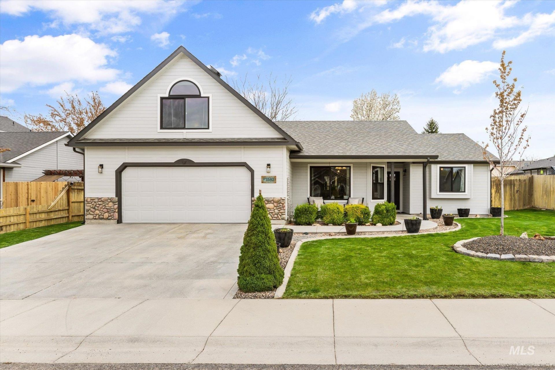 1582 N Avain Ave, Kuna, ID 83634 Main Photo