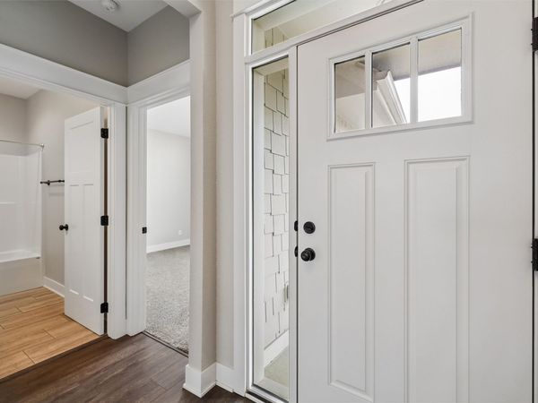 14319 Holcomb Avenue, Urbandale, IA 50323