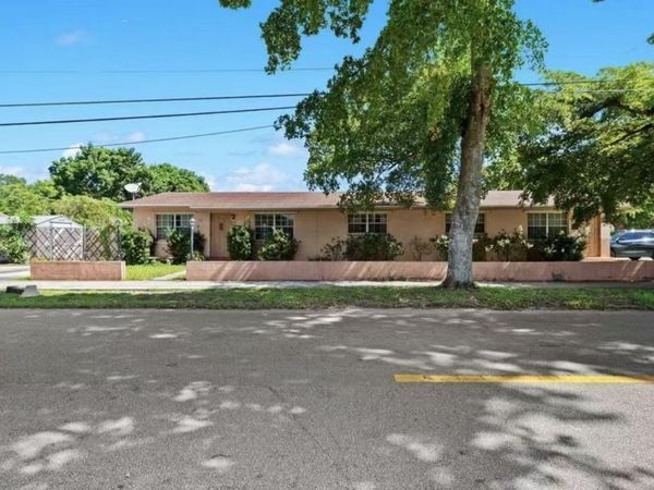 5749 Buchanan Street, Hollywood, FL 33021