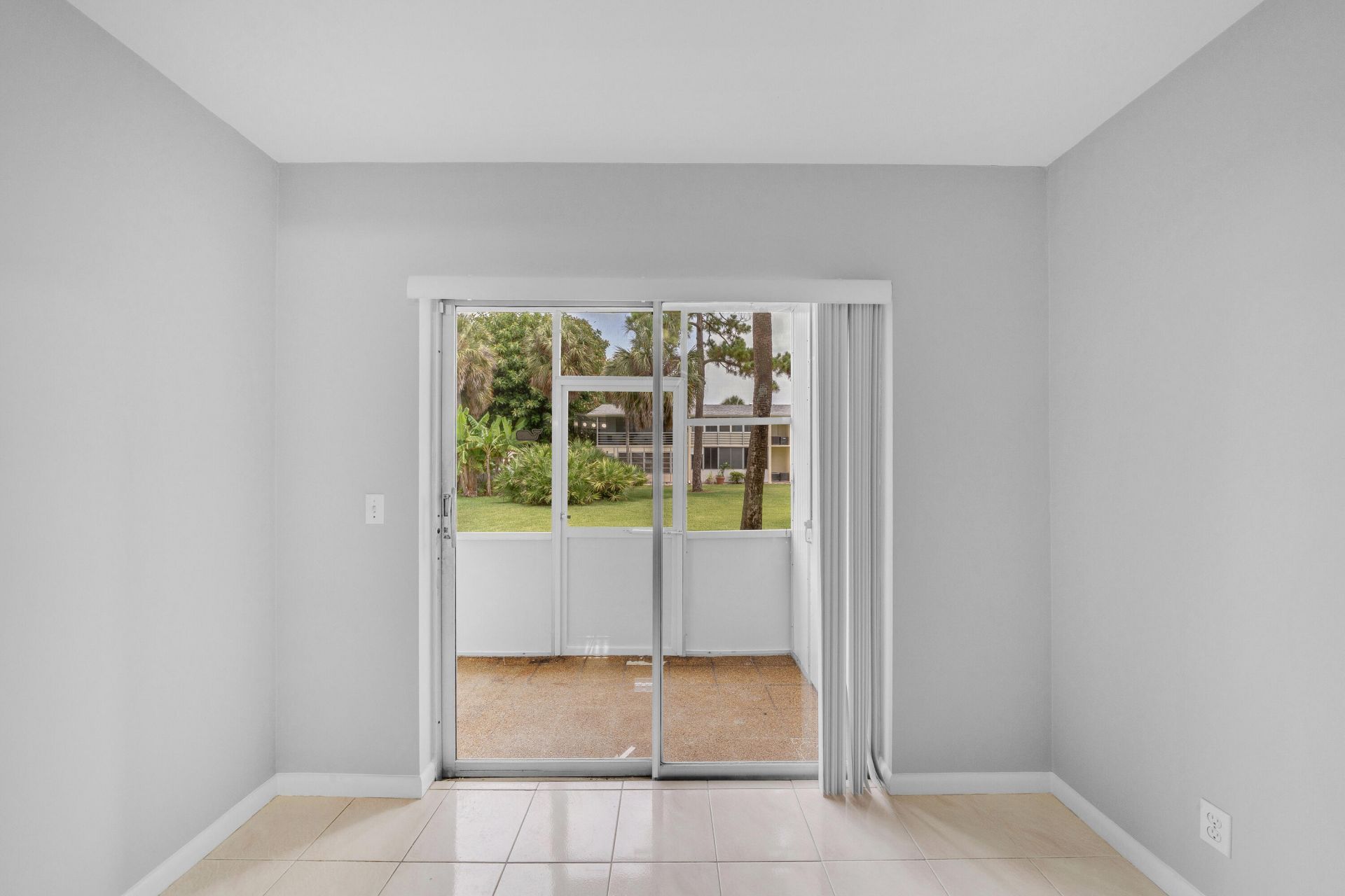 49 Hastings, Unit D, West Palm Beach, FL 33417 Photo