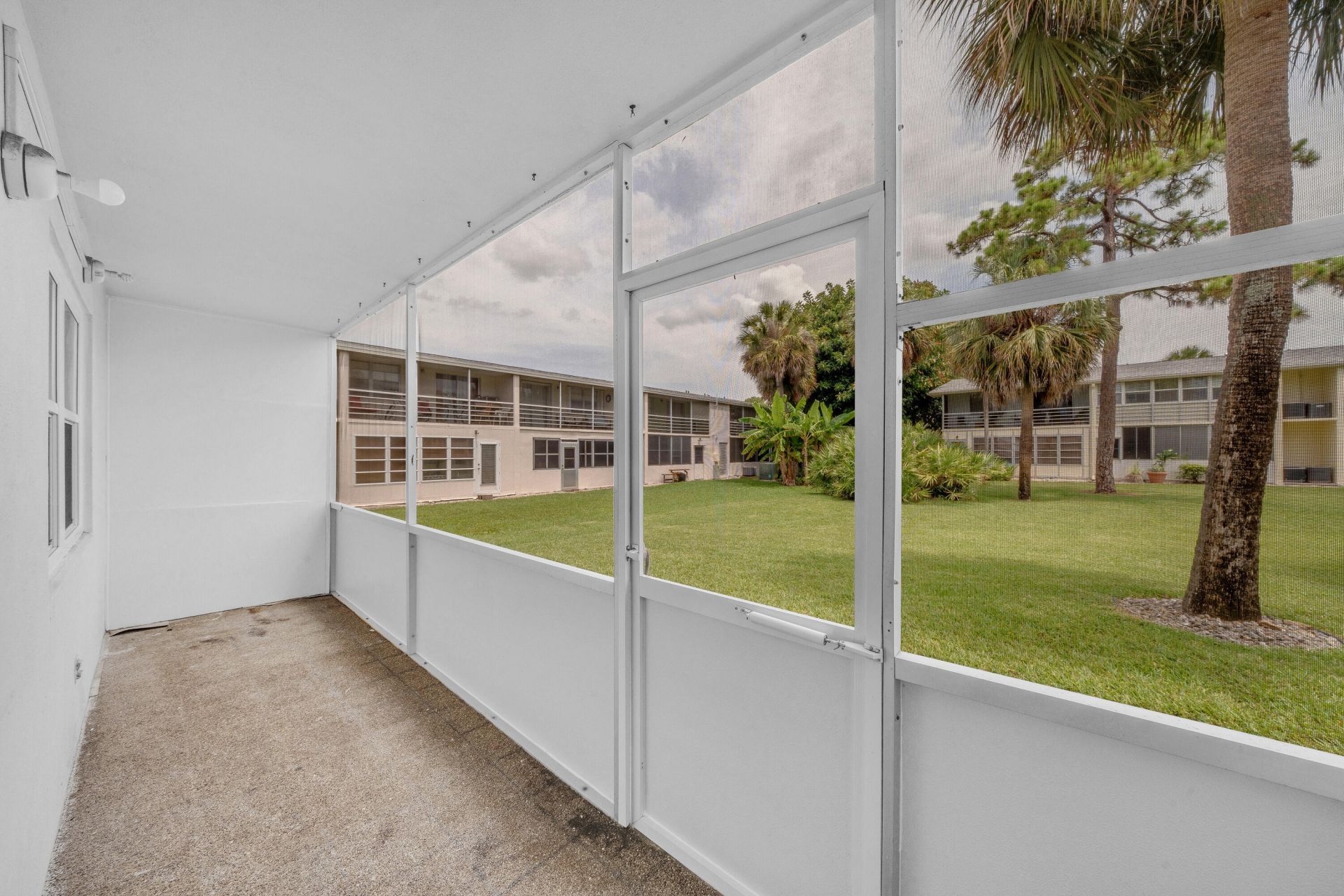 49 Hastings, Unit D, West Palm Beach, FL 33417 Photo