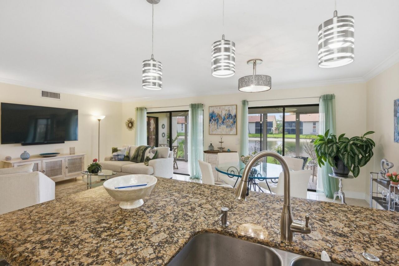 10223 N Circle Lake Drive, Unit 102, Boynton Beach, FL 33437 Photo