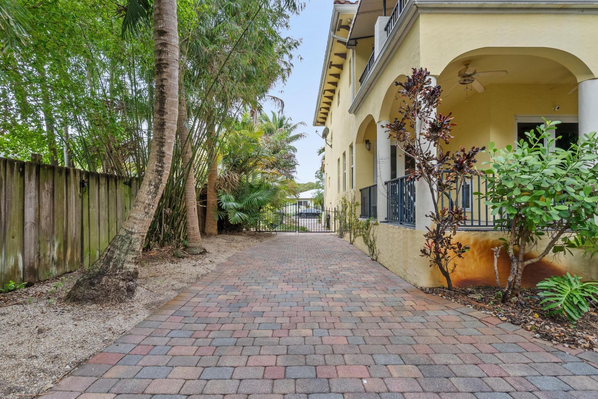 218 N Palmway, Lake Worth Beach, FL 33460 Photo