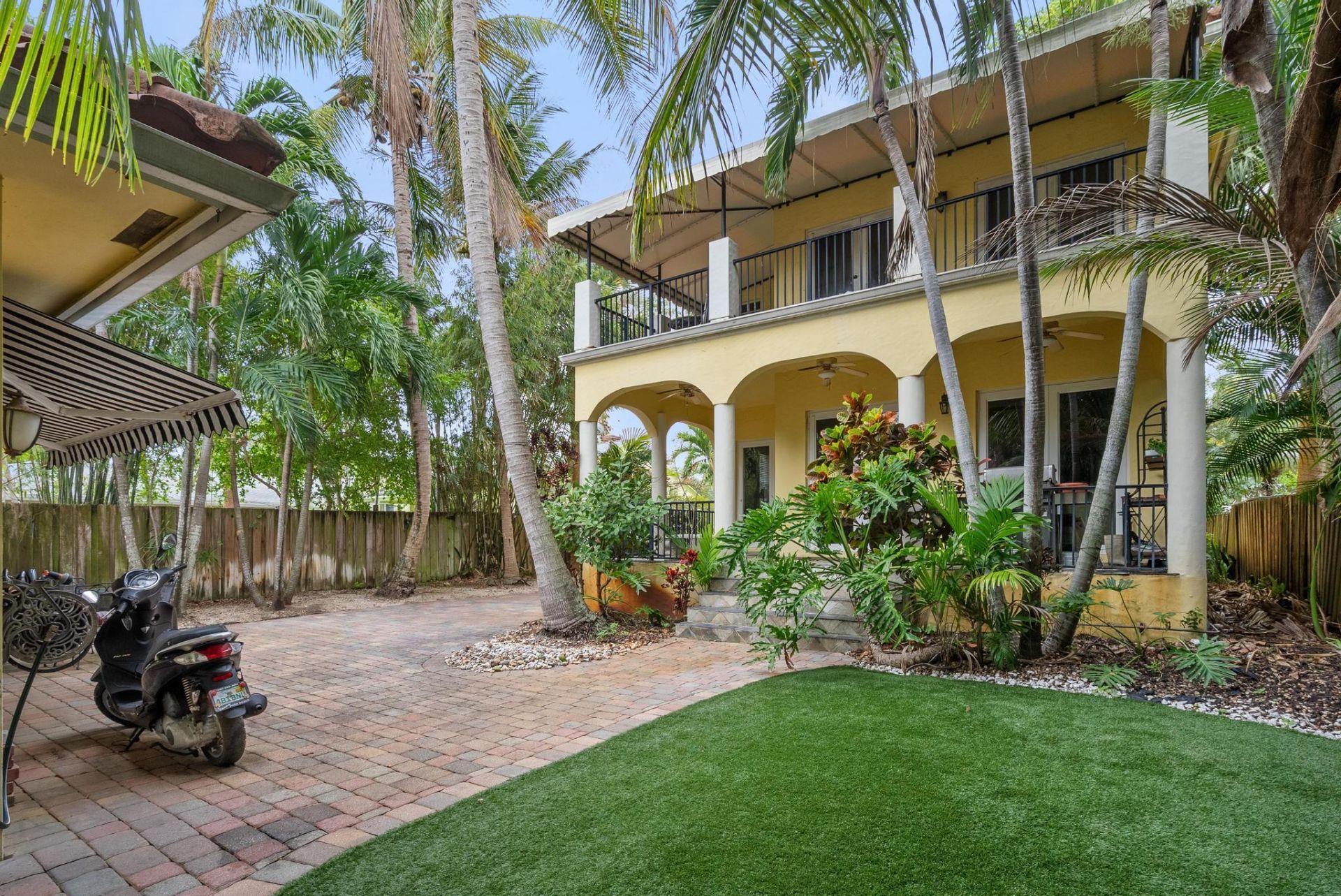 218 N Palmway, Lake Worth Beach, FL 33460 Photo