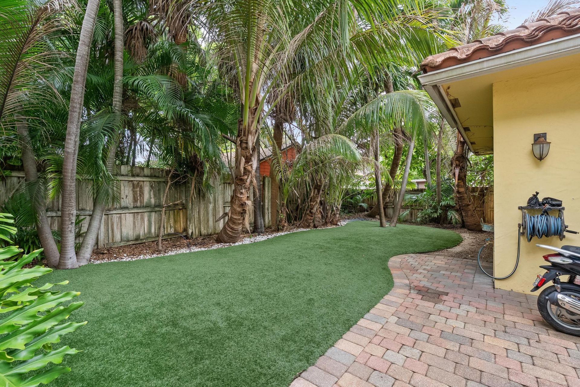 218 N Palmway, Lake Worth Beach, FL 33460 Photo