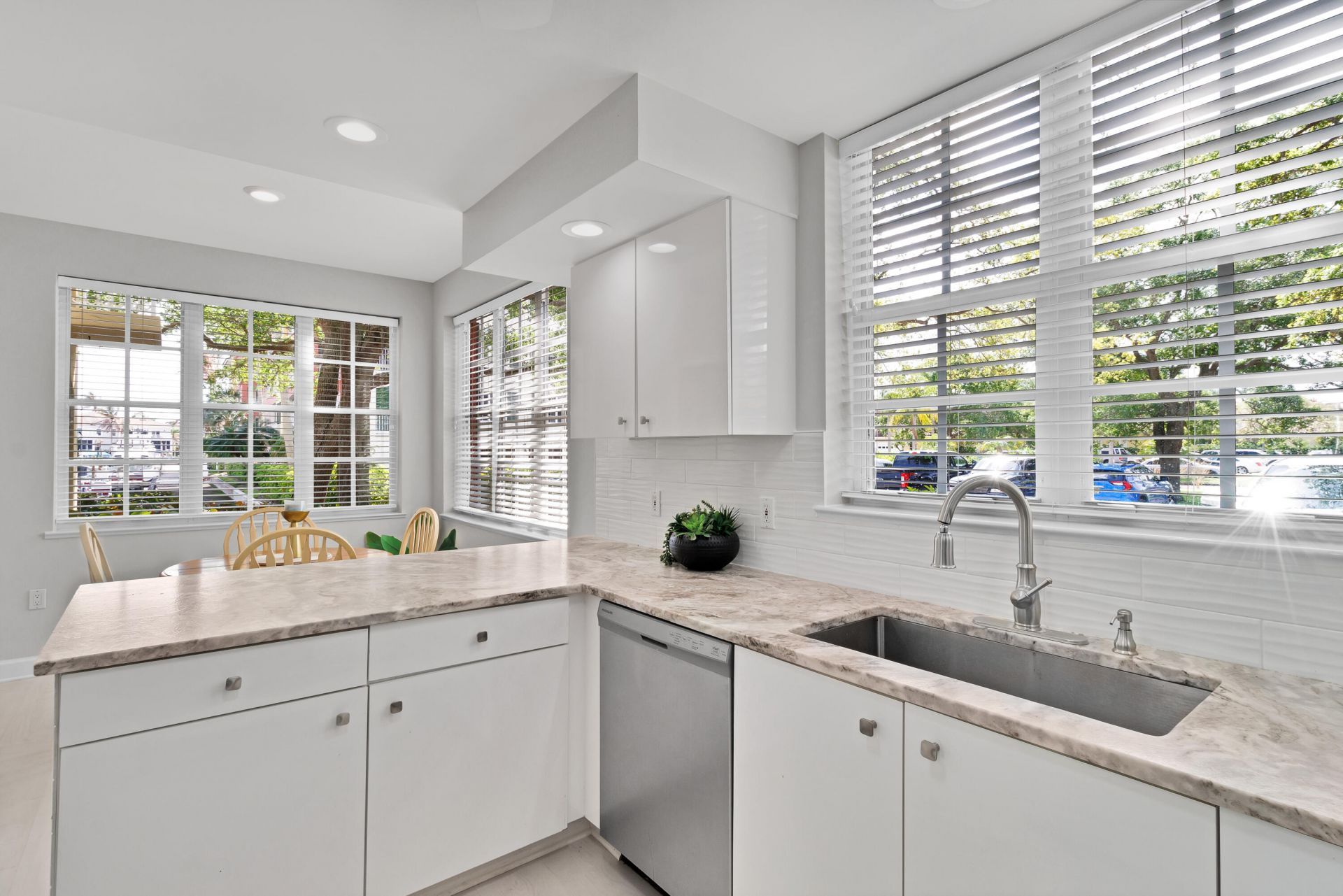 5520 N Harbor Village Drive, Unit 105, Vero Beach, FL 32967 Photo