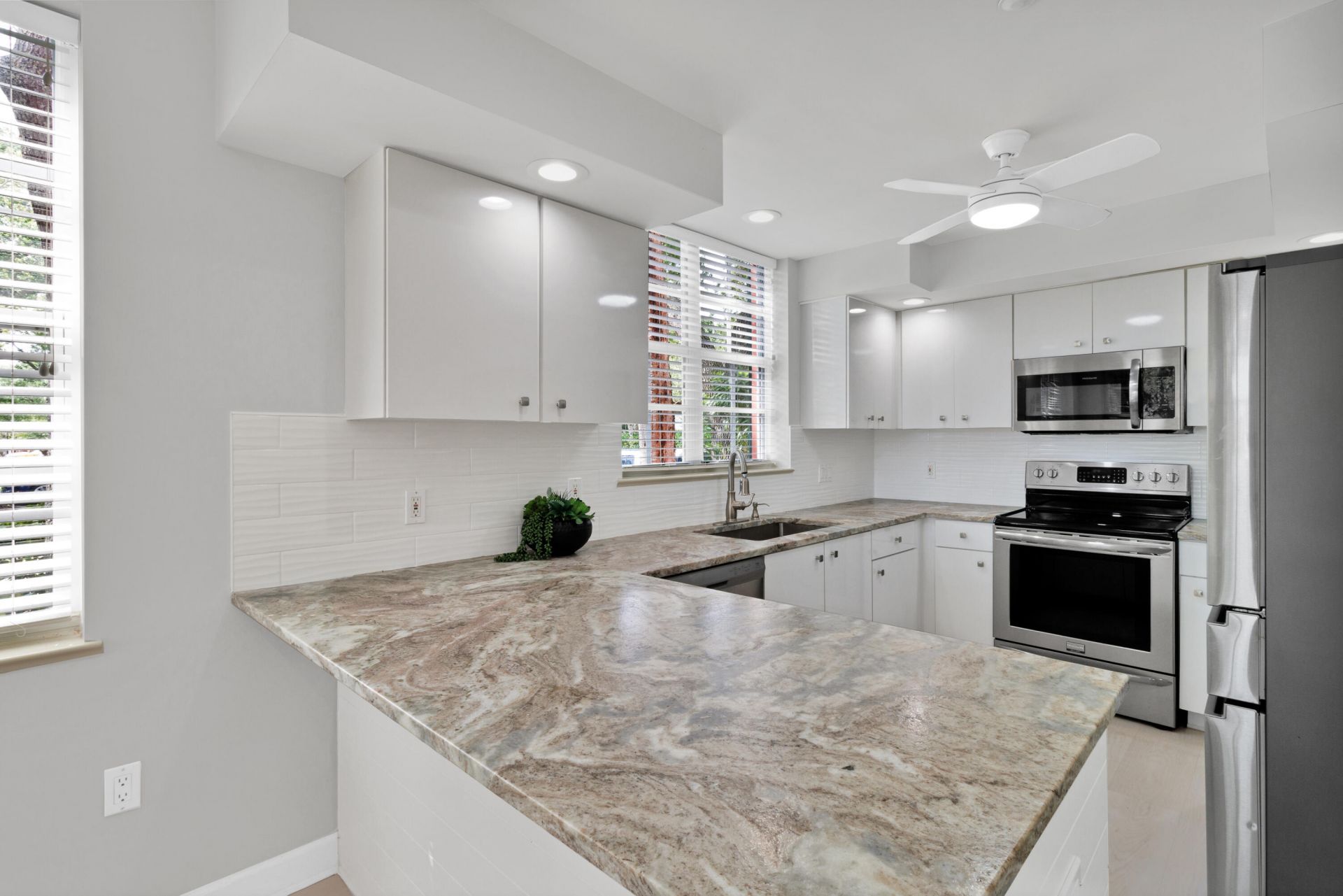 5520 N Harbor Village Drive, Unit 105, Vero Beach, FL 32967 Photo