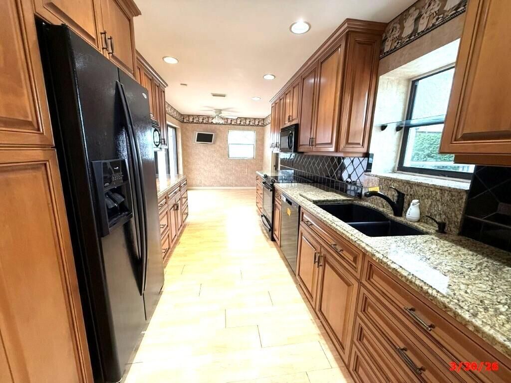 9 Windsor Lane, Boynton Beach, FL 33436 Photo