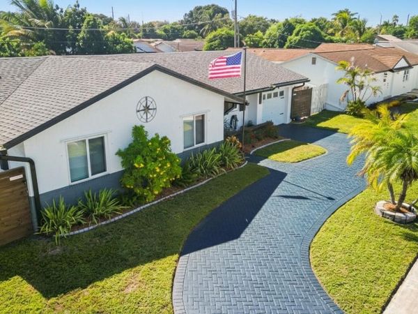 8610 NW 46th Street, Lauderhill, FL 33351