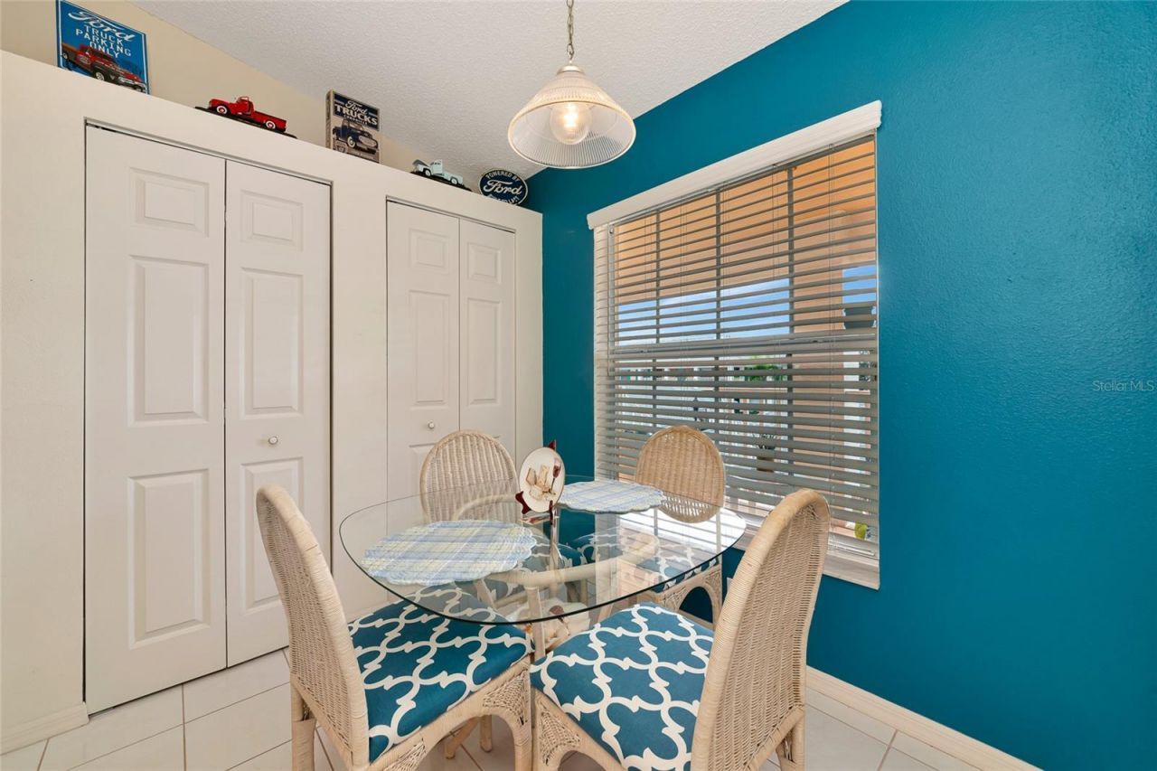 4206 Caddie Drive E, Unit 201, Bradenton, FL 34203 Photo