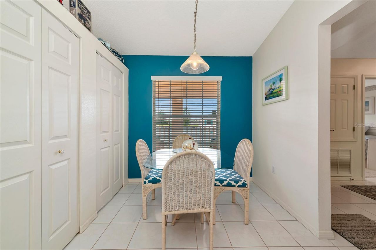 4206 Caddie Drive E, Unit 201, Bradenton, FL 34203 Photo