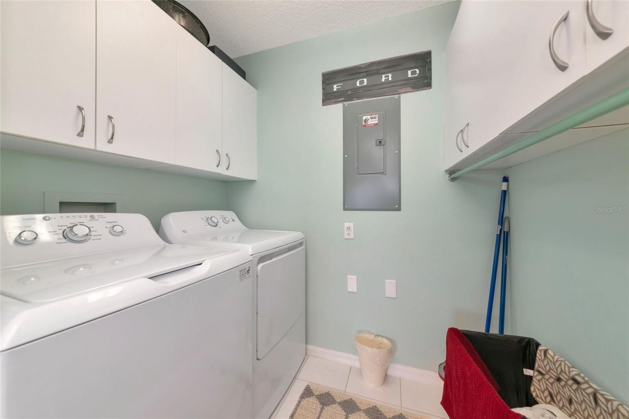 4206 Caddie Drive E, Unit 201, Bradenton, FL 34203 Photo