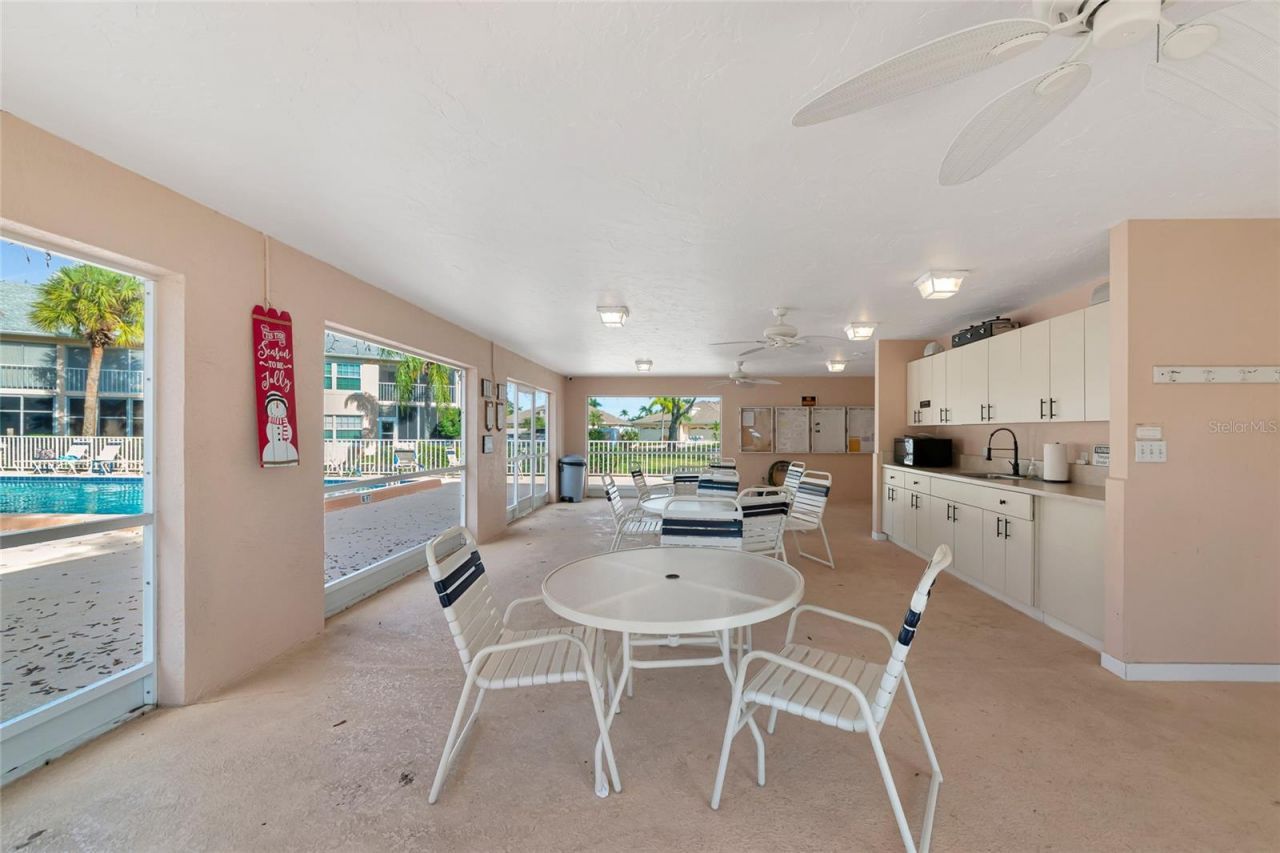 4206 Caddie Drive E, Unit 201, Bradenton, FL 34203 Photo