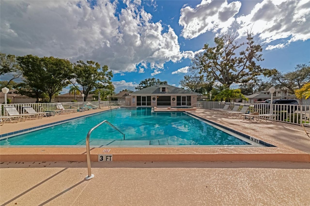 4206 Caddie Drive E, Unit 201, Bradenton, FL 34203 Photo