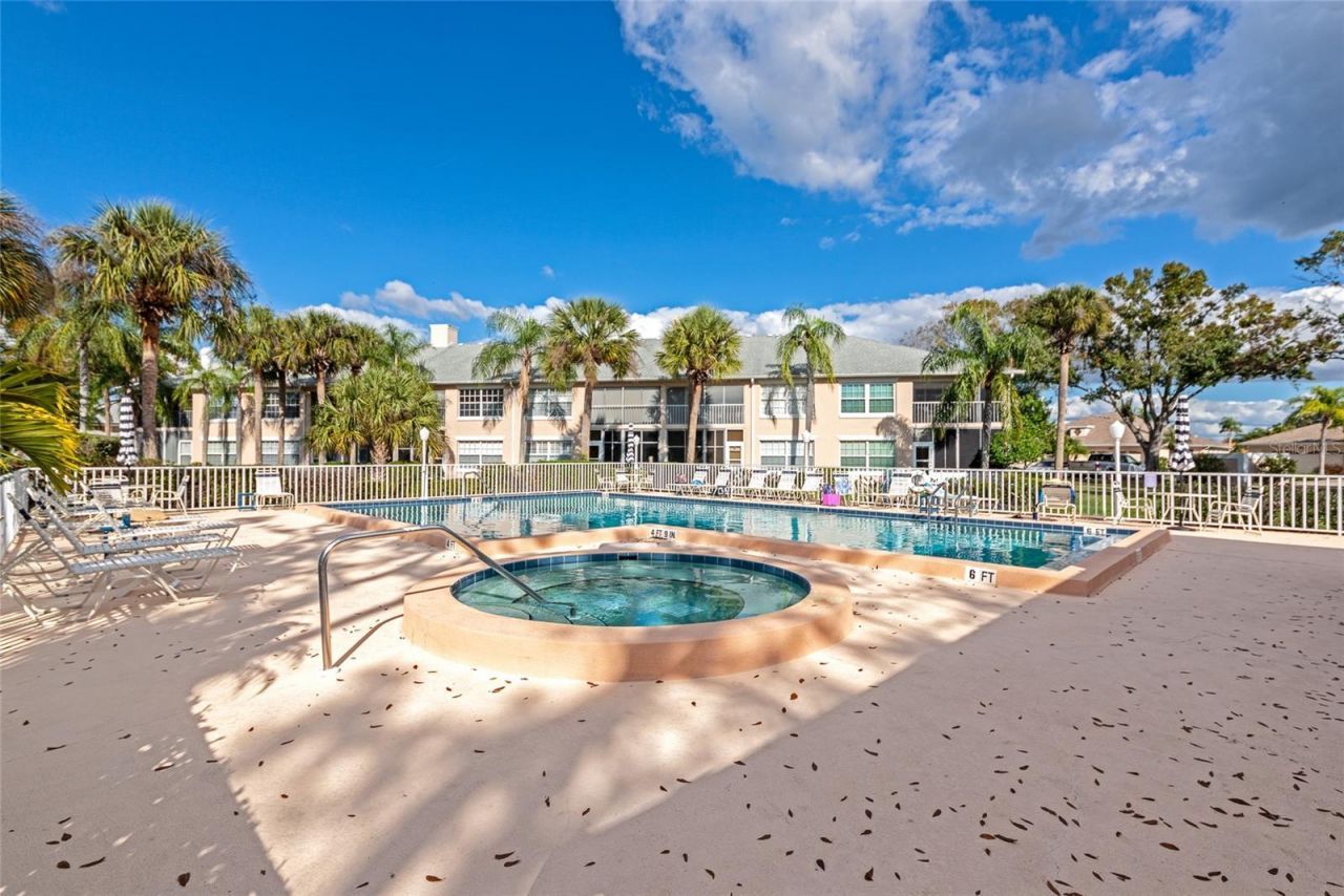 4206 Caddie Drive E, Unit 201, Bradenton, FL 34203 Photo