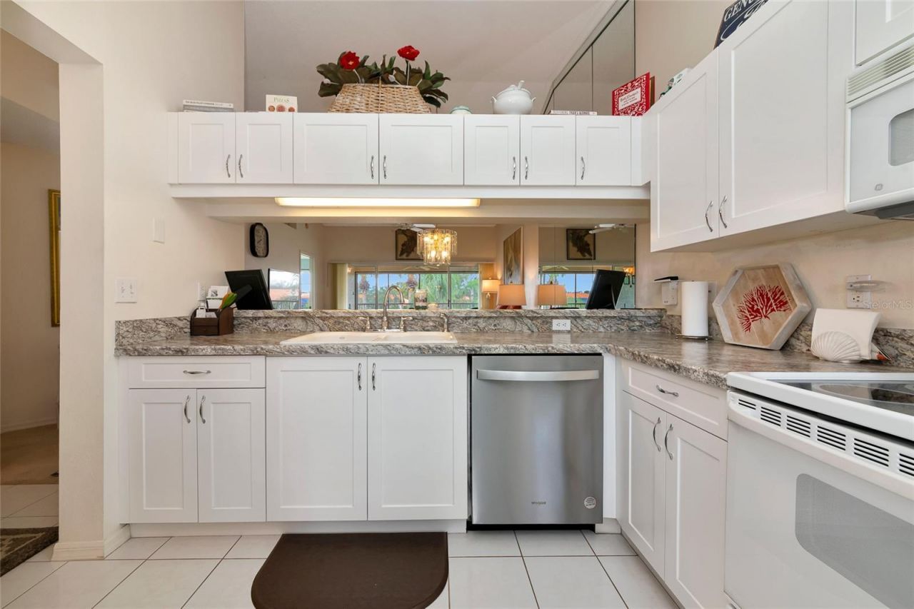 4206 Caddie Drive E, Unit 201, Bradenton, FL 34203 Photo