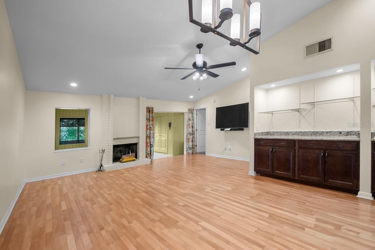 16 Escondido Circle, Unit 223, Altamonte Springs, FL 32701 Photo