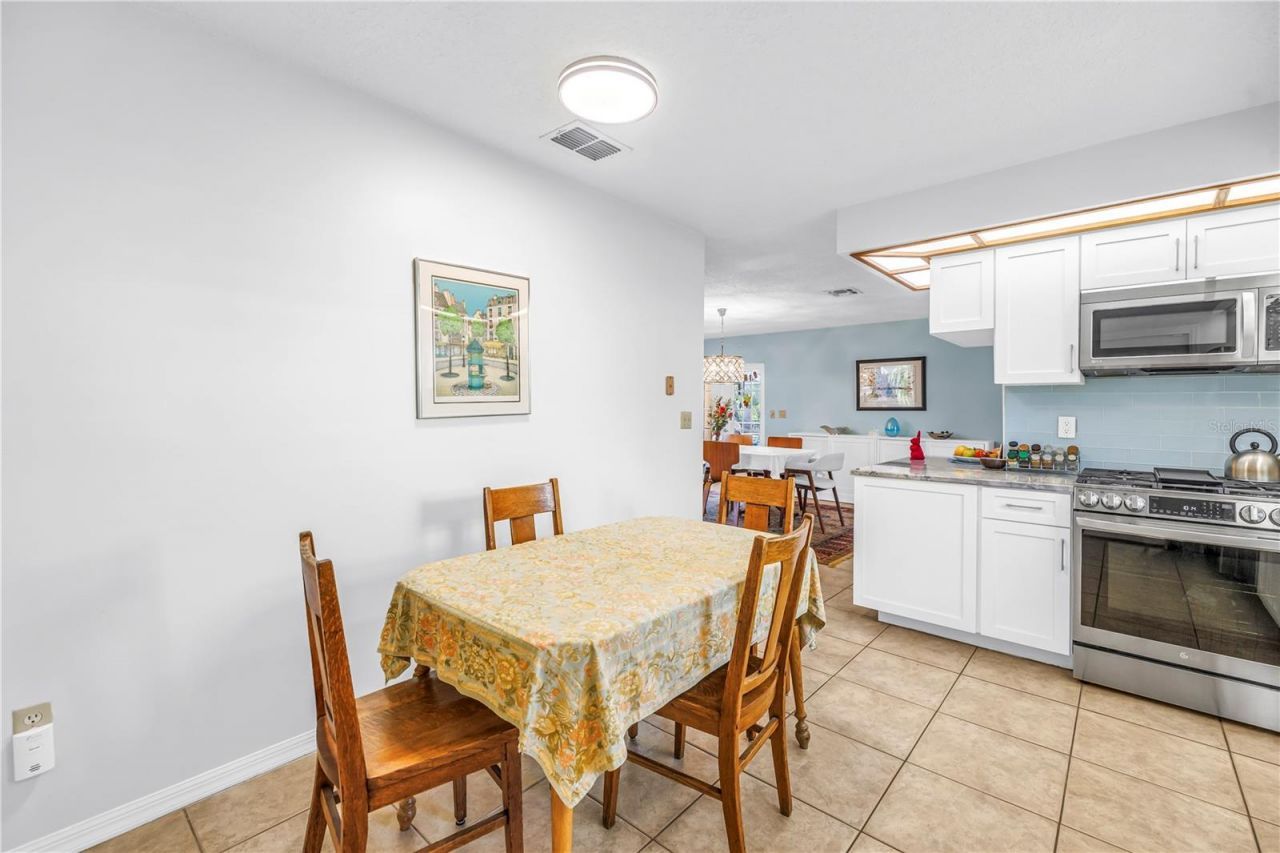 1770 Glen Lakes Boulevard N, Saint Petersburg, FL 33702 Photo