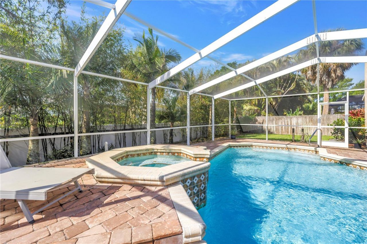 1770 Glen Lakes Boulevard N, Saint Petersburg, FL 33702 Photo