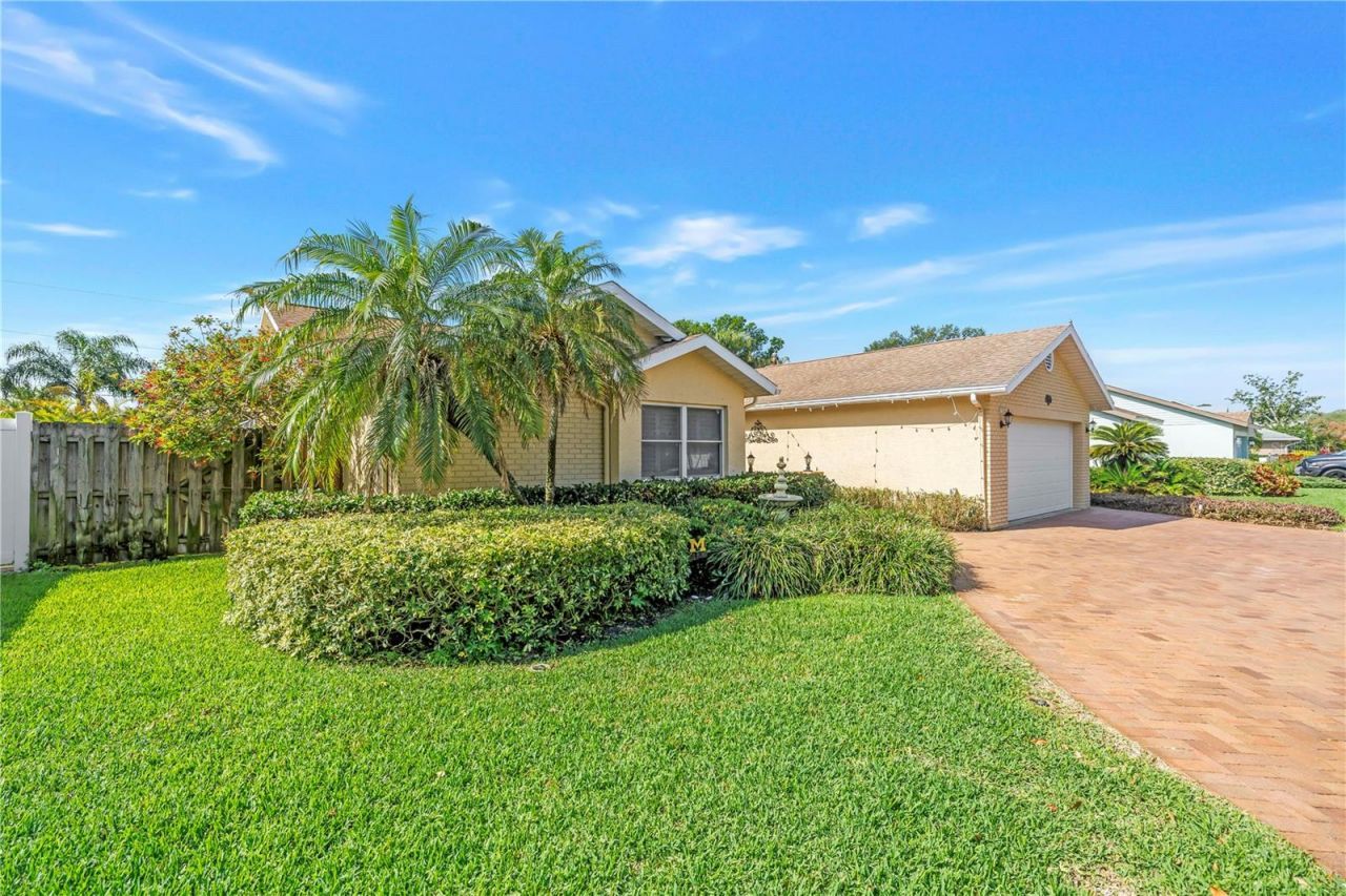 1770 Glen Lakes Boulevard N, Saint Petersburg, FL 33702 Photo