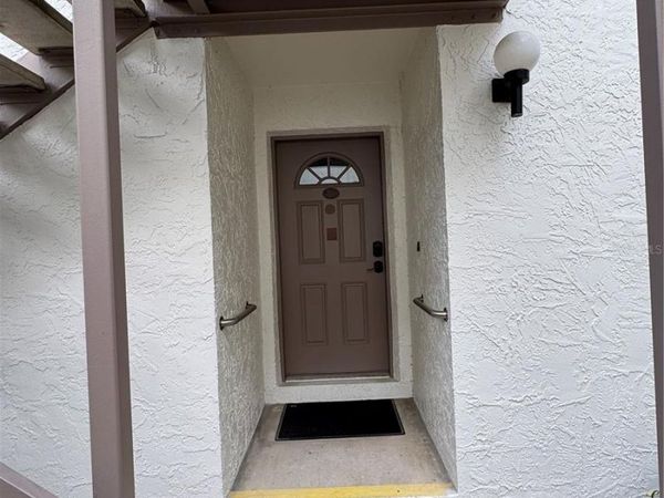 511 LONGFELLOW COURT, Unit B, SAFETY HARBOR, FL 34695