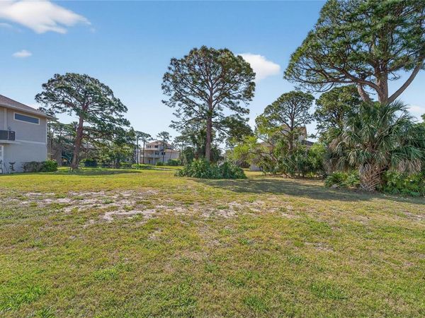 HARBOUR WATCH CIRCLE , TARPON SPRINGS, FL 34689