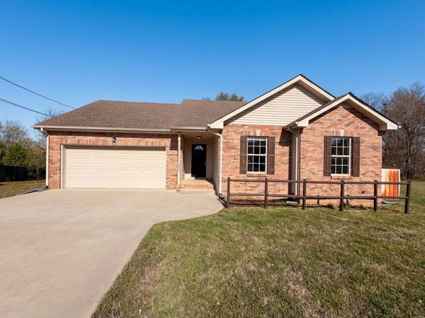 3394 Endsworth Dr , Clarksville, TN 37042