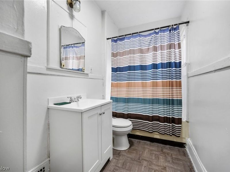 17705 Euclid Avenue, Cleveland, OH 44112 Photo 24