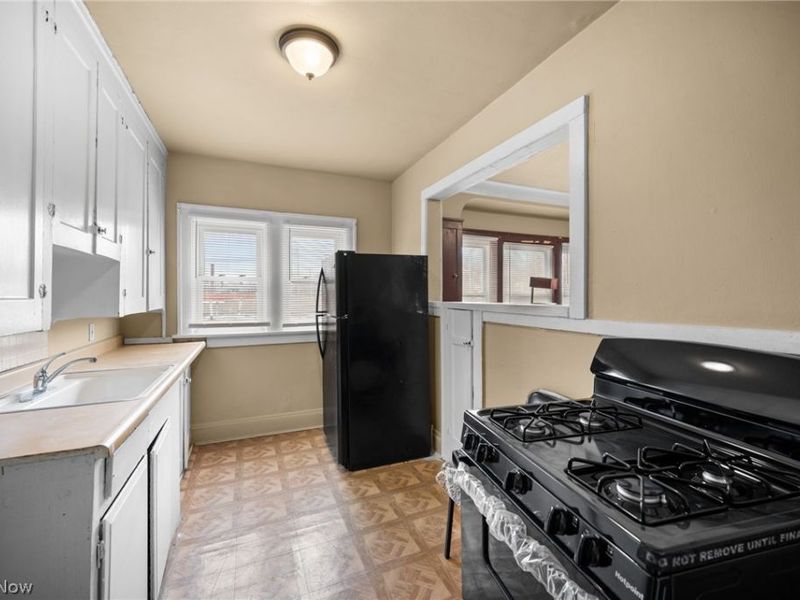 17705 Euclid Avenue, Cleveland, OH 44112 Photo 29