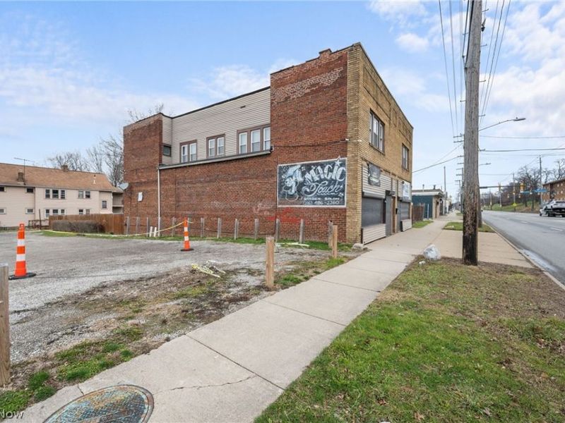 17705 Euclid Avenue, Cleveland, OH 44112 Photo 3