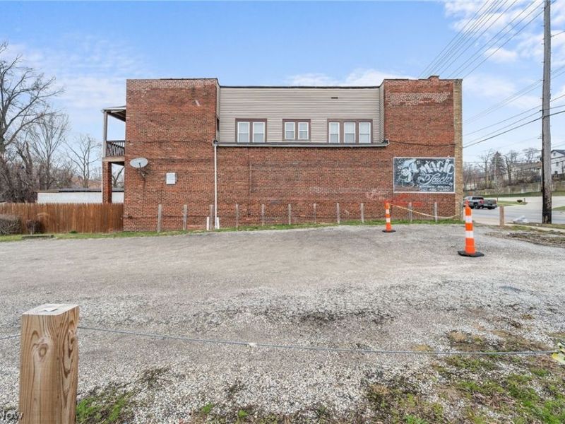17705 Euclid Avenue, Cleveland, OH 44112 Photo 4
