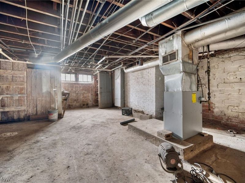 17705 Euclid Avenue, Cleveland, OH 44112 Photo 47