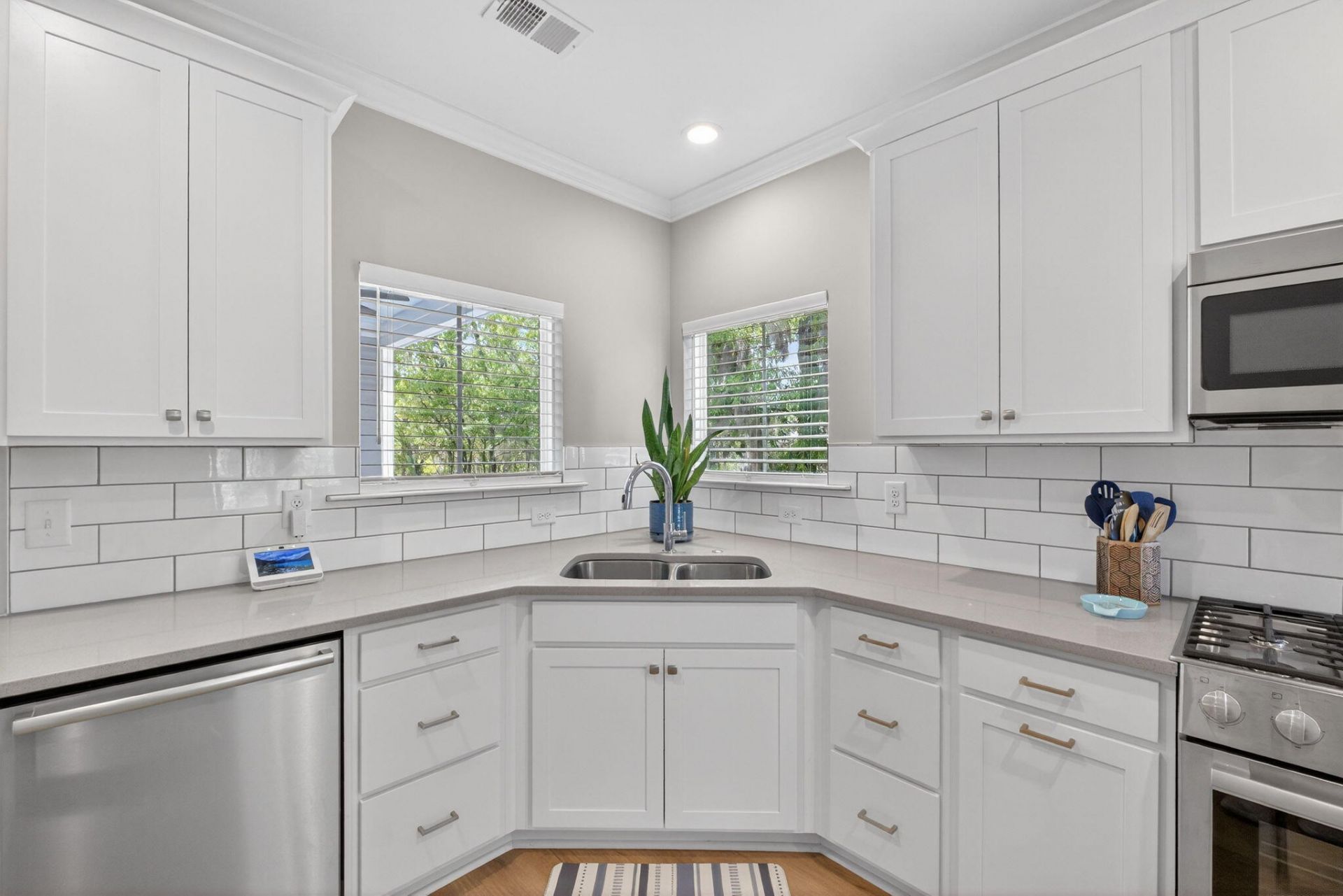 410 Carolina Cherry Photo 16