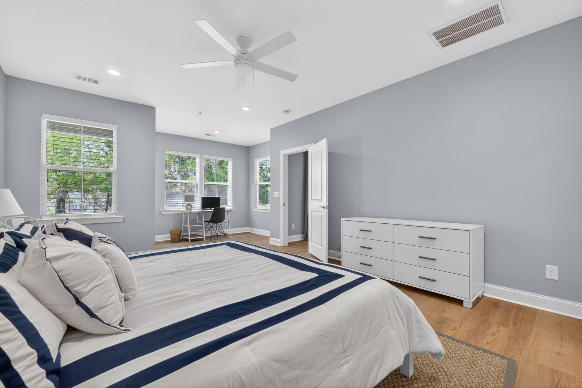 410 Carolina Cherry Photo 23