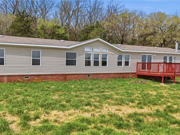 11121 Wolf Track Road, Summers, AR 72769