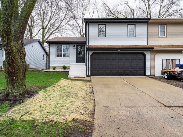 1305 Bancroft Drive, Bloomington, IL 61704