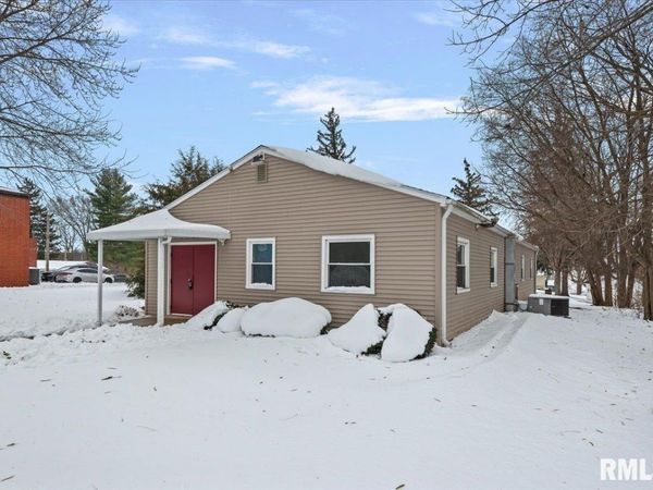 110 W MAIN Street, Pleasant Plains, IL 62677