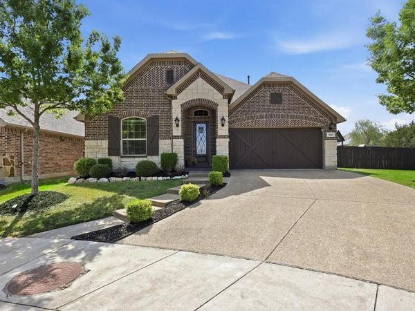 800 River Oak Avenue, Euless, TX 76039