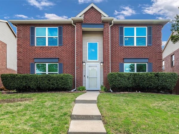 905 Elizabeth Drive, Lewisville, TX 75067