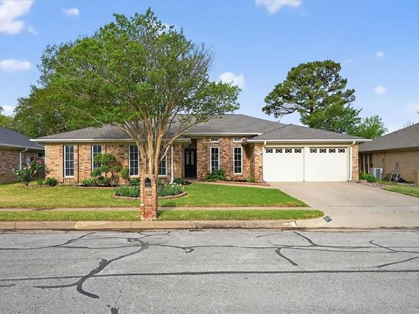 3713 Woodmont Court, Bedford, TX 76021