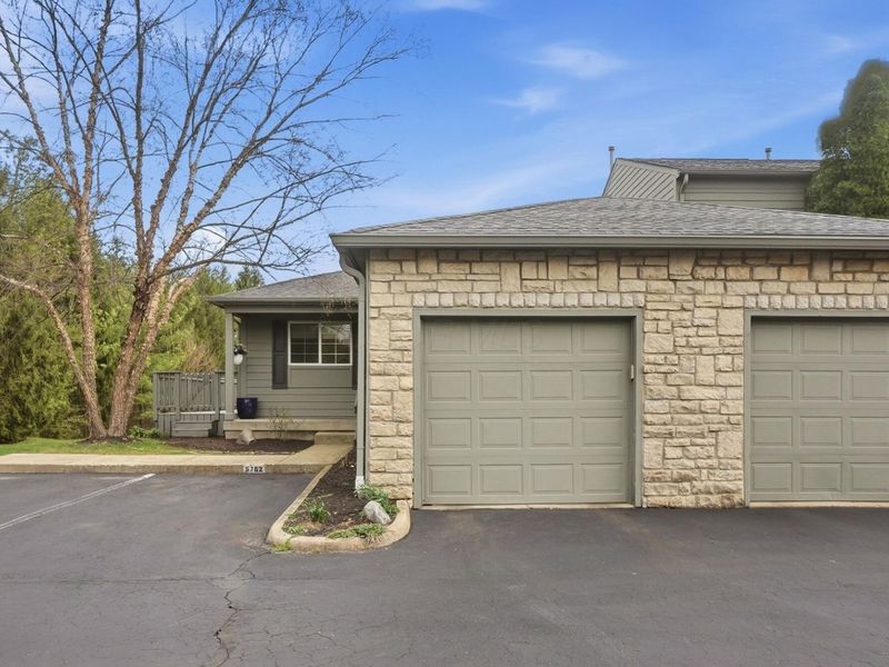 5762 Blendonbrook Lane , Unit 107A, Columbus, OH 43230 Photo 2