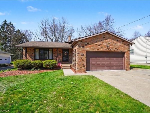 3114 Englewood Drive , Silver Lake, OH 44224