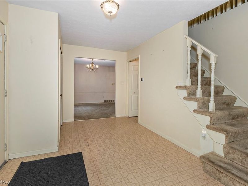 692 Davidson Drive , Highland Heights, OH 44143 Photo 2