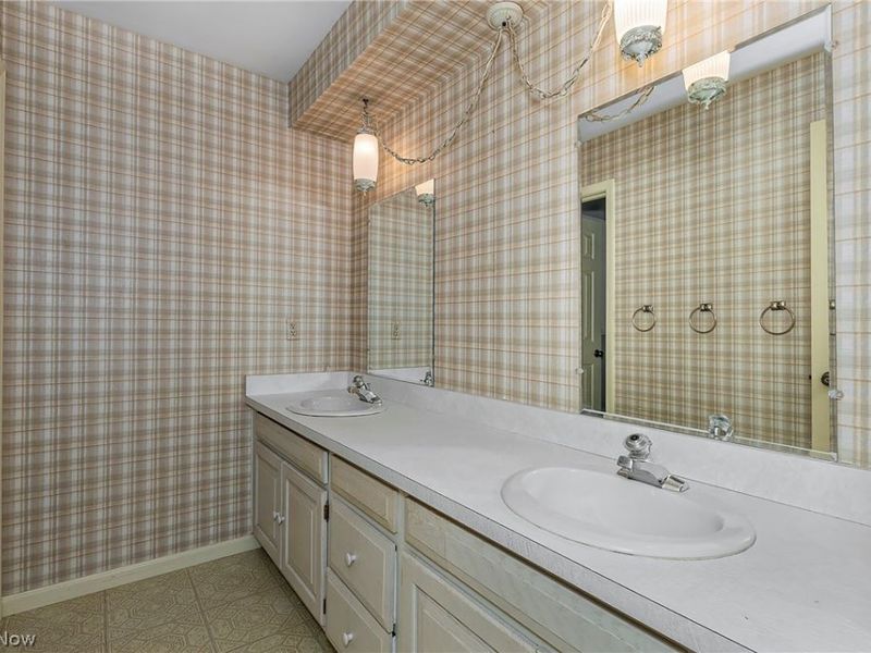 692 Davidson Drive , Highland Heights, OH 44143 Photo 29