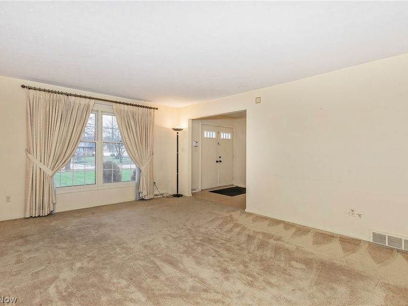 692 Davidson Drive , Highland Heights, OH 44143 Photo 7