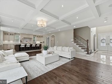 802 COTTAGE STREET SW, VIENNA, VA 22180