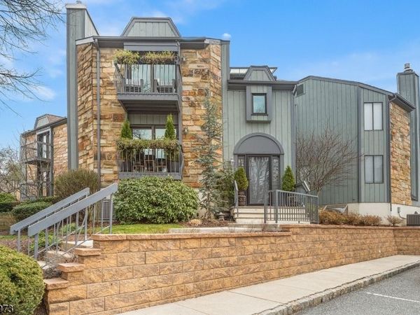 28 Trafalgar Ct, Washington, NJ 07840