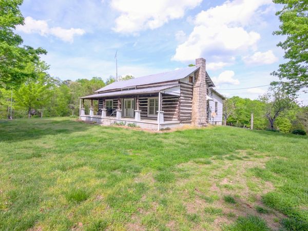 3915 Oak Ridge Rd , Palmyra, TN 37142