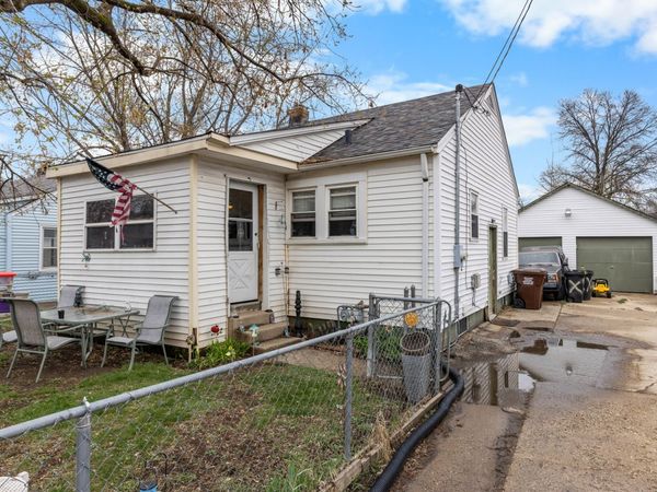 2922 Collins Street , Rockford, IL 61109