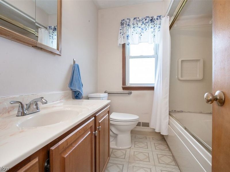 5531 Briarcliff Drive , Garfield Heights, OH 44125 Photo 17